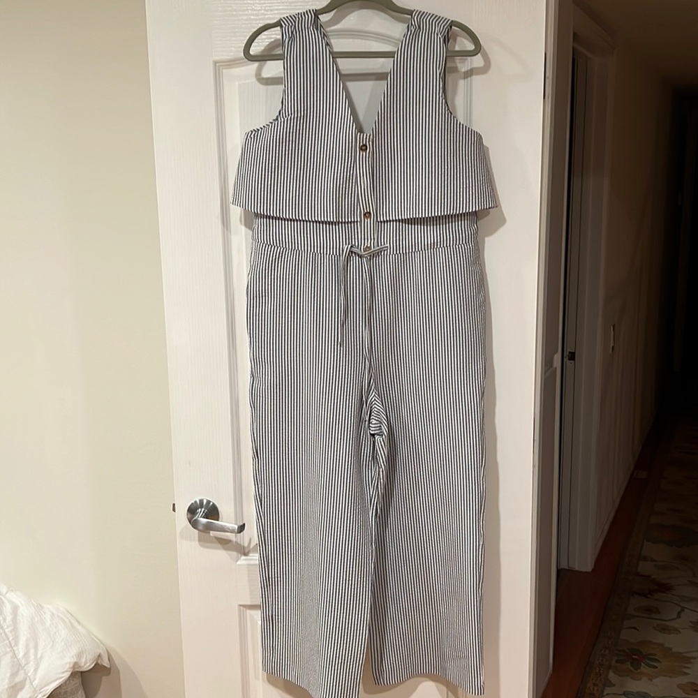Zara Blue and White Jumpsuit with V-Neckline and Wide-Leg Design